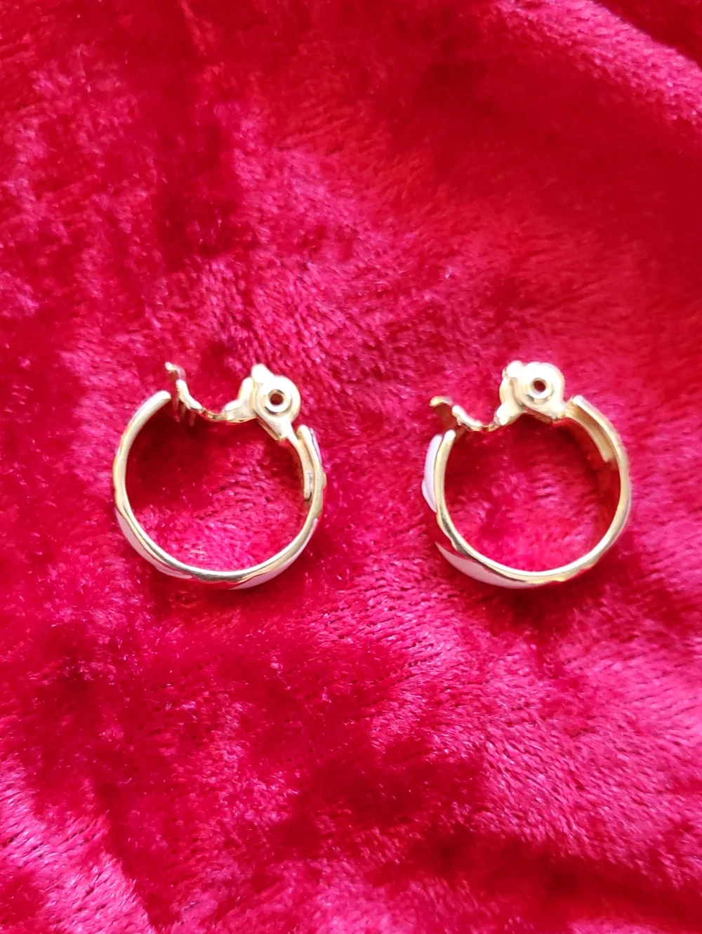 Vintage Monet Signed White Enamel Gold Tone Hoop Clip On Earrings